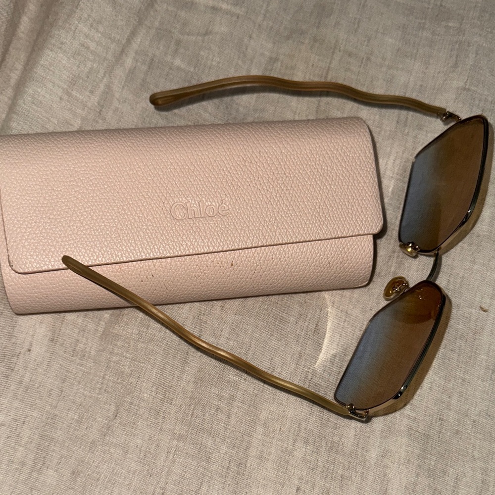 Chloe Oversized Glasses - Picture 3 of 5